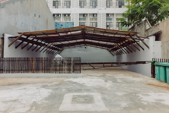 urbanest inn house slipi