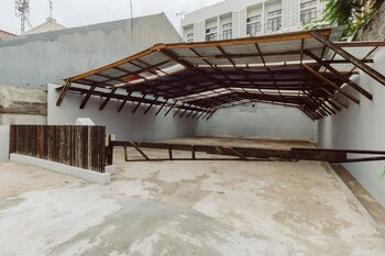 urbanest inn house slipi