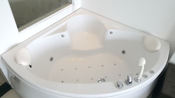 vtsix condo service at view talay condo