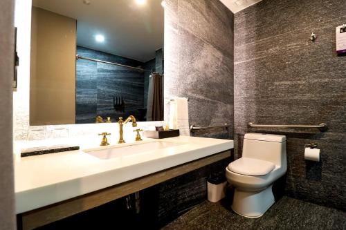 quartz hotel and spa