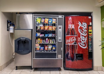 red roof inn champaign university
