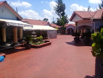 kakwele lodge and tours