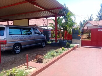 kakwele lodge and tours