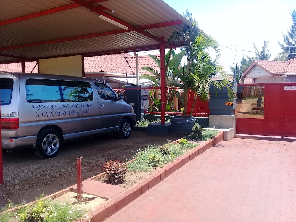 kakwele lodge and tours