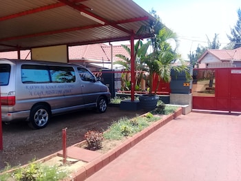 kakwele lodge and tours