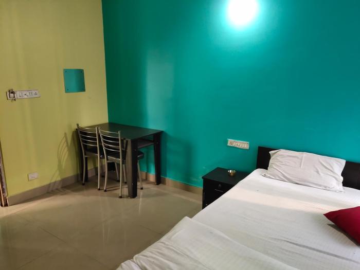 radha rani lodge