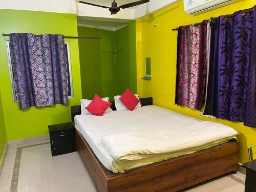 Radha Rani Lodge,,2 star