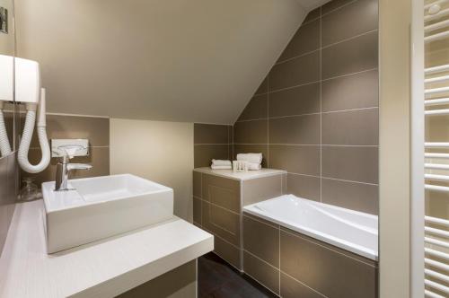 hotel the originals residence demeure des remparts