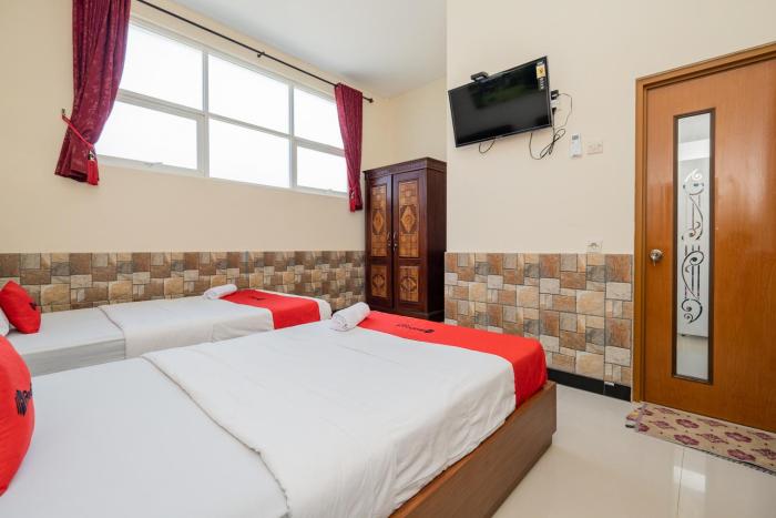 reddoorz syariah near batu night spectacular