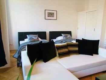 old town square premium apartments