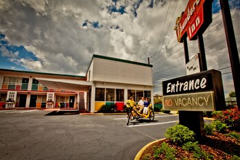 thunderbird inn