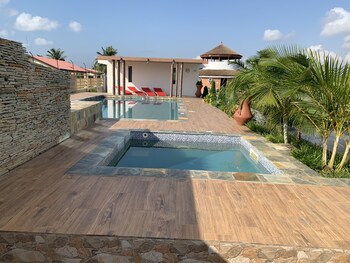 Accruase Paradise,In Prampram,3.5 star