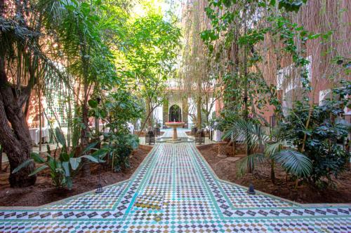 riad kaiss by anika