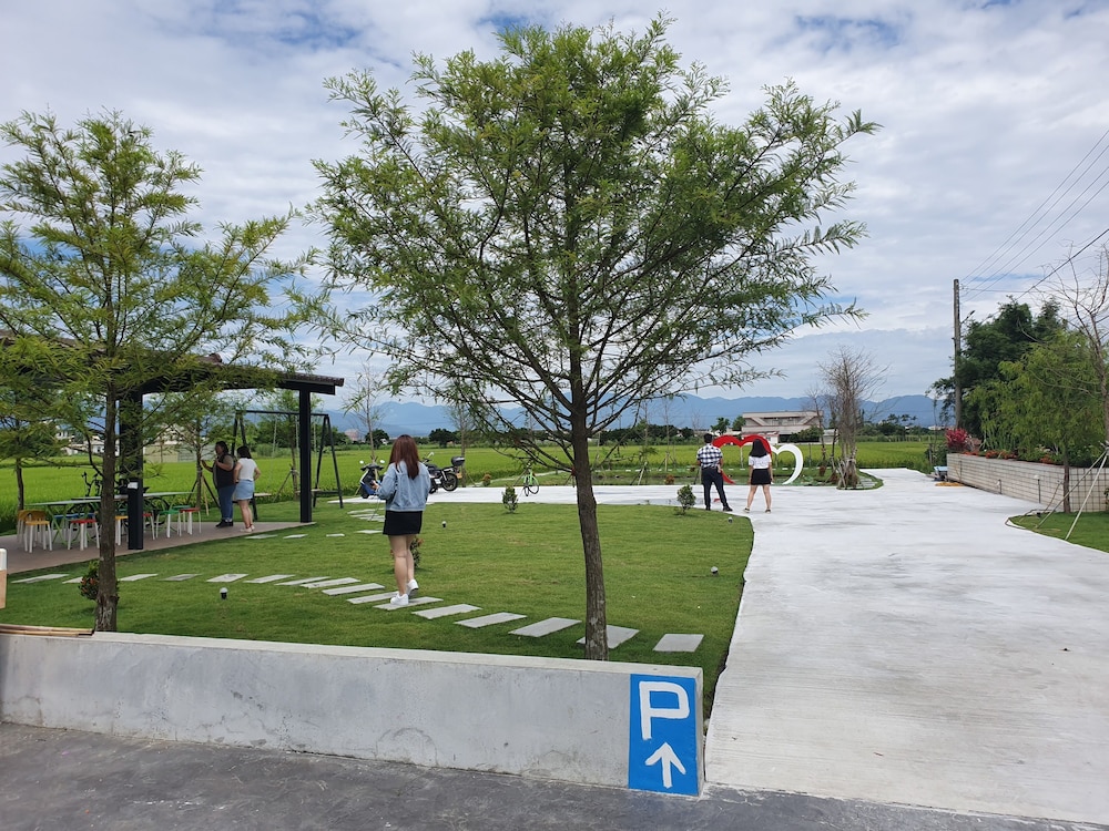 honeysuckle family castle