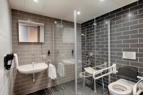 premier inn frankfurt westend hotel