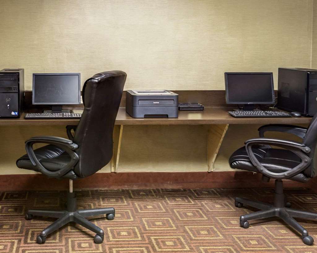 comfort suites airport