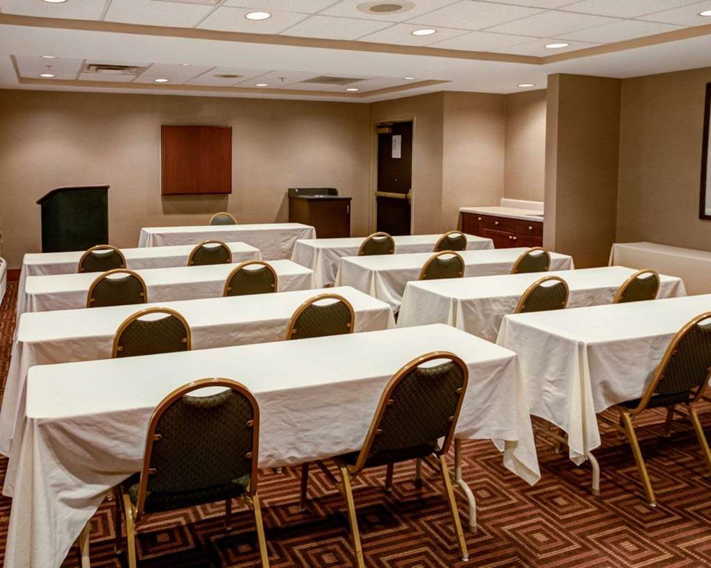 comfort suites airport