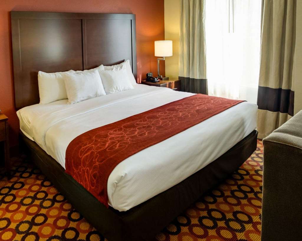 comfort suites airport