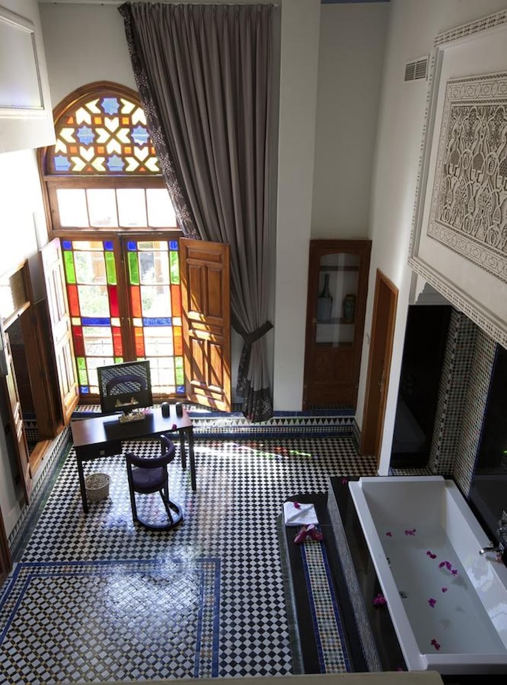 Hotel-Img