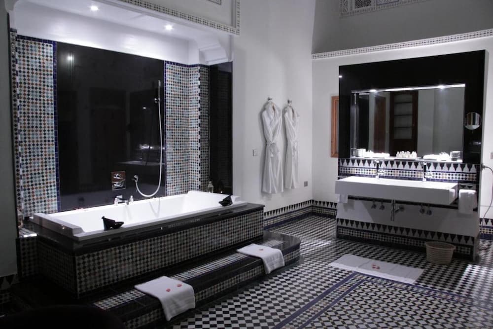 Hotel-Img