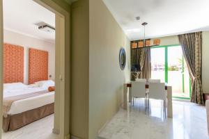 holiday world riwo teens hotel