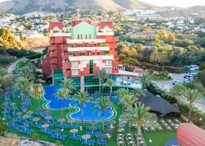 holiday world riwo teens hotel
