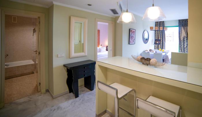 holiday world riwo teens hotel