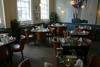 The Chequers Hotel,Newbury>>Berkshire,4 star