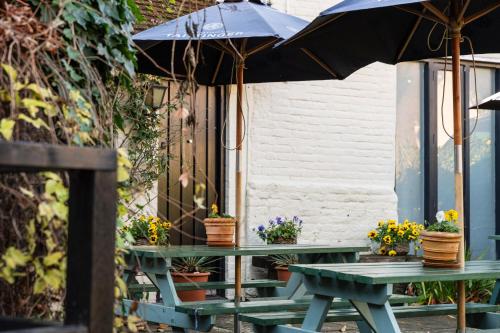 the woolpack hotel