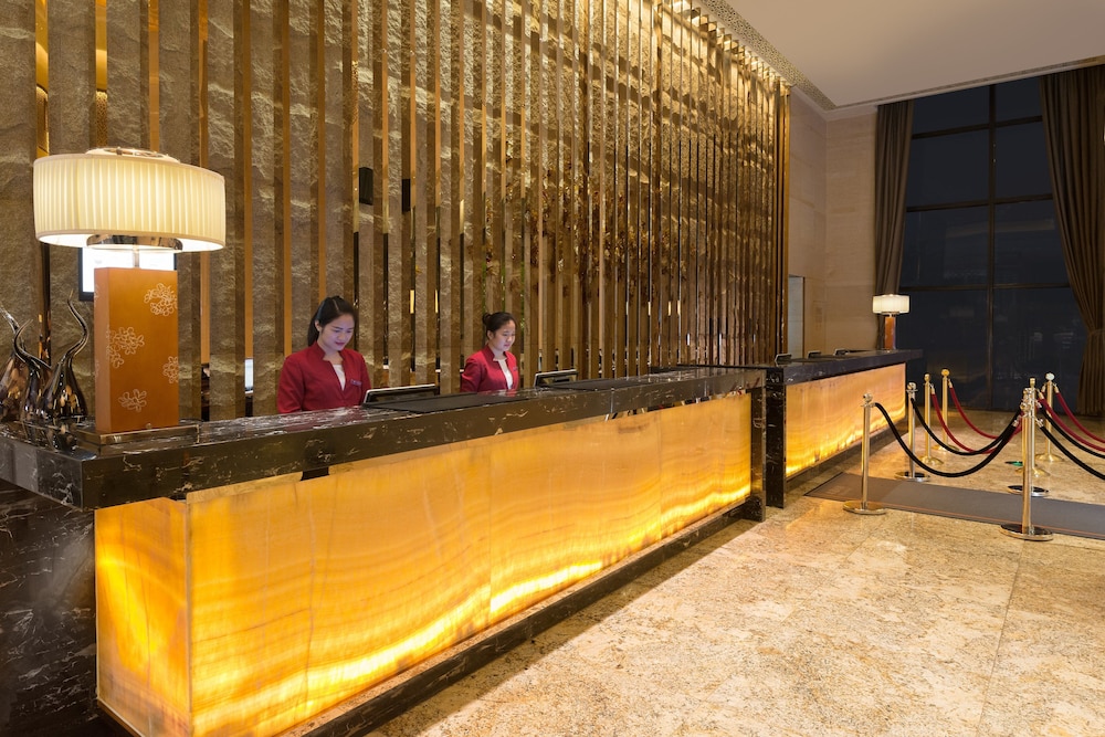 crowne plaza chengdu panda garden by ihg near panda base