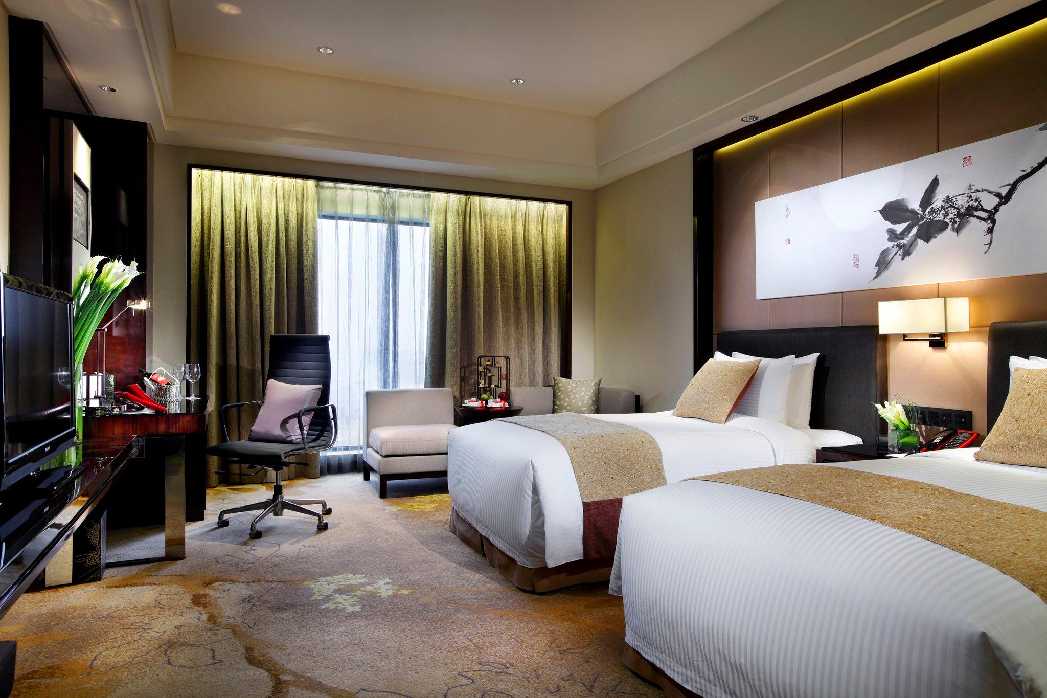 crowne plaza chengdu panda garden by ihg near panda base