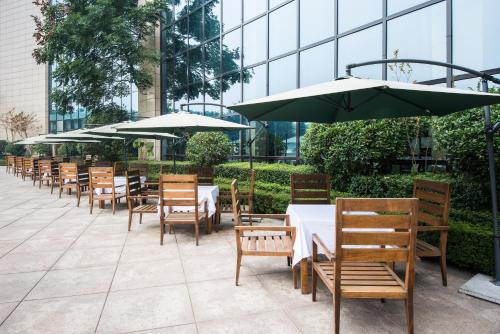 crowne plaza chengdu panda garden by ihg near panda base