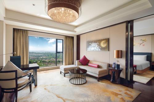 crowne plaza chengdu panda garden by ihg near panda base