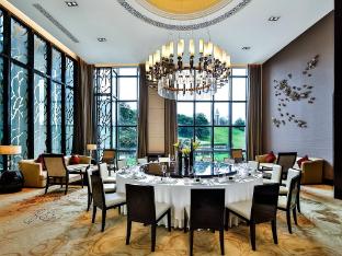 crowne plaza chengdu panda garden by ihg near panda base
