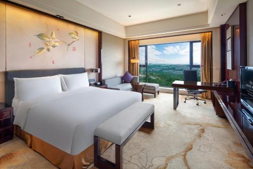 crowne plaza chengdu panda garden by ihg near panda base