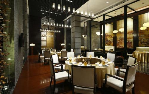 crowne plaza chengdu panda garden by ihg near panda base