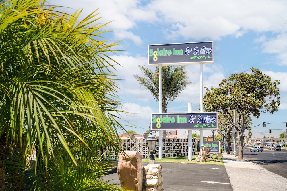 solaire inn and suites