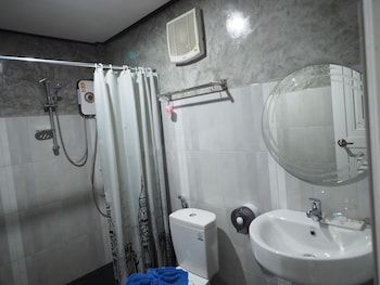 baan keree thara khiri wong