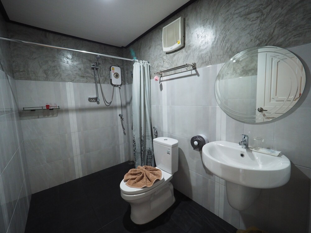 baan keree thara khiri wong