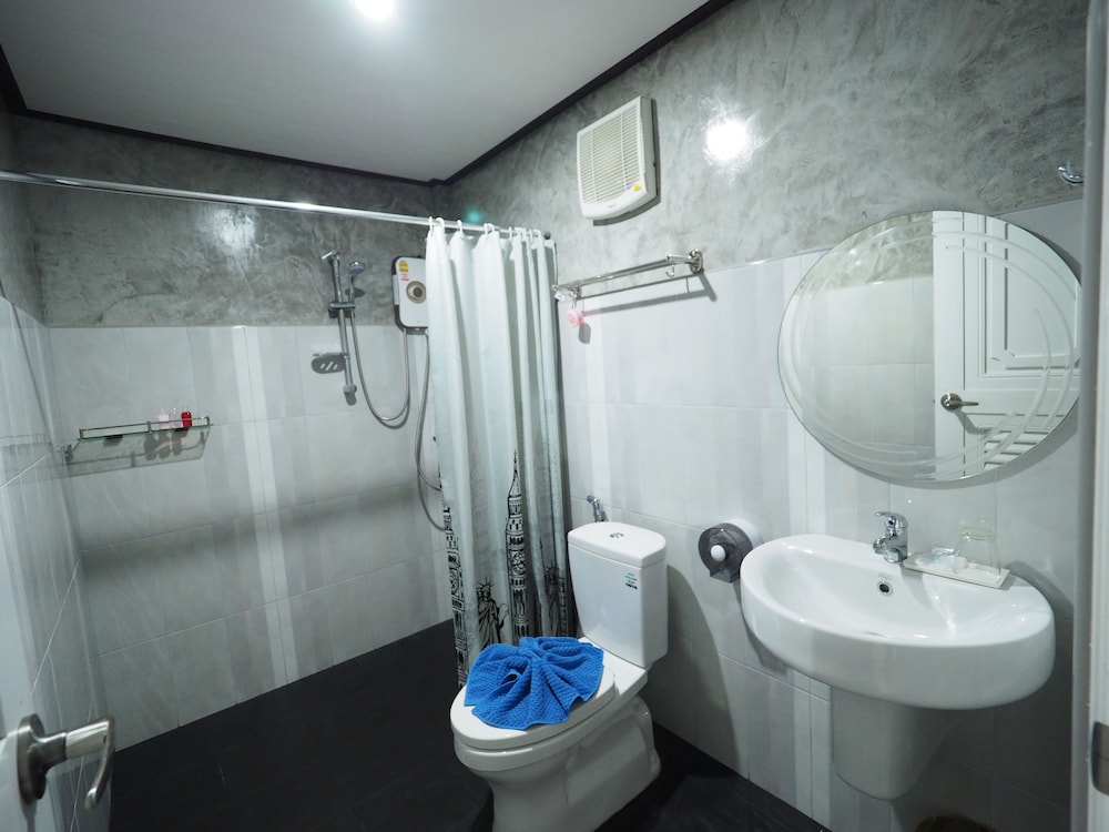 baan keree thara khiri wong