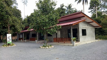 baan keree thara khiri wong