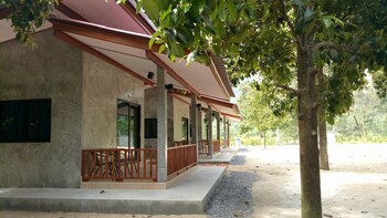 baan keree thara khiri wong