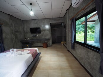 baan keree thara khiri wong