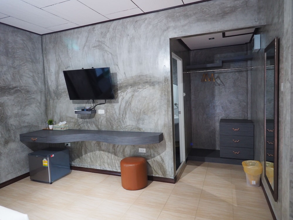 baan keree thara khiri wong