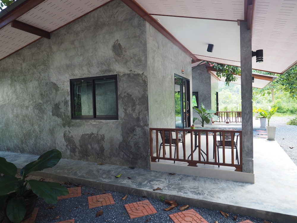 baan keree thara khiri wong