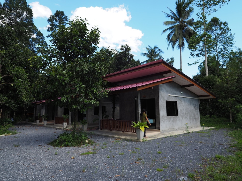 baan keree thara khiri wong