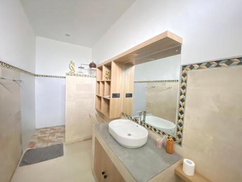 solaluna beach homestay