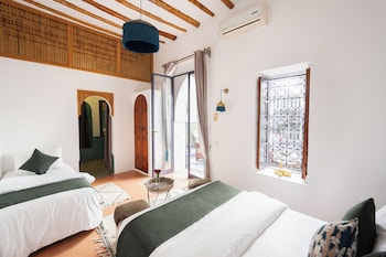 riad twilight