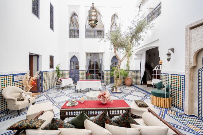 riad twilight