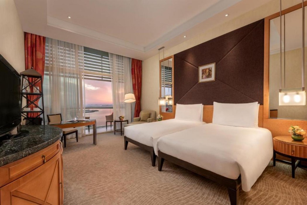 al raha beach hotel